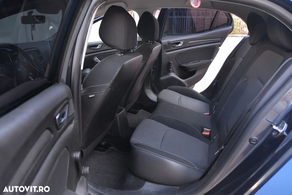 Renault Megane ENERGY TCe 100 EXPERIENCE - 8