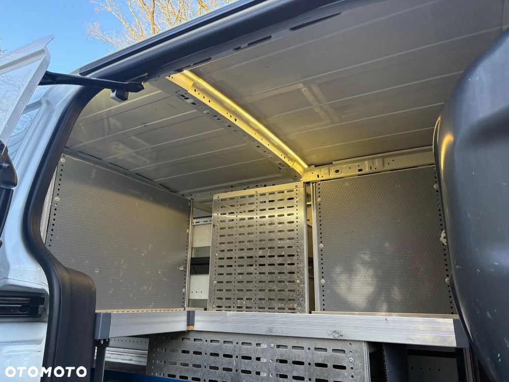 Ford Transit Connect - 13