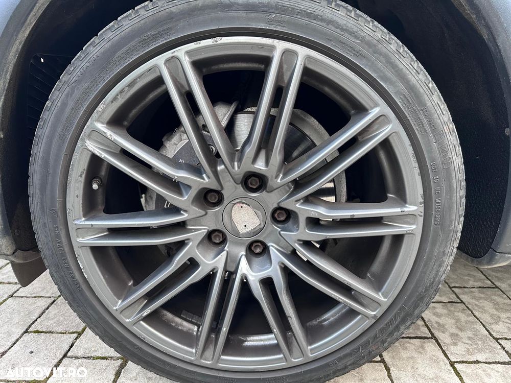 Porsche Cayenne Tiptronic S - 12