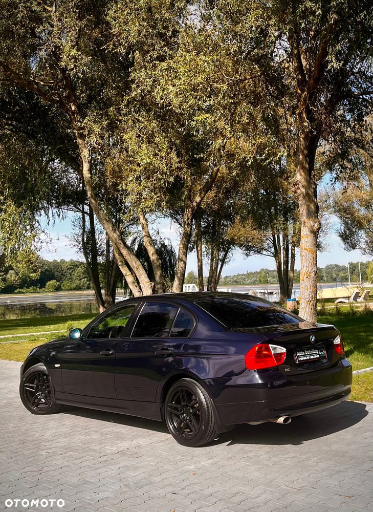BMW Seria 3 318i - 3