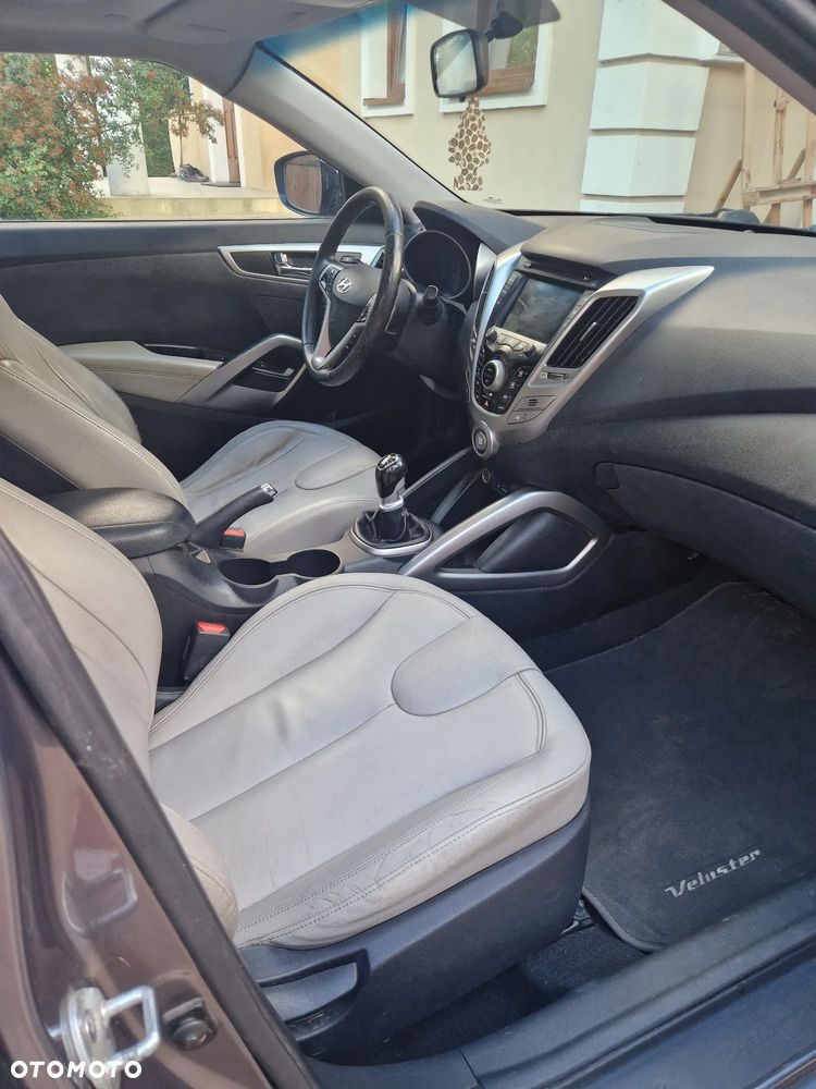 Hyundai Veloster 1.6 Premium - 8