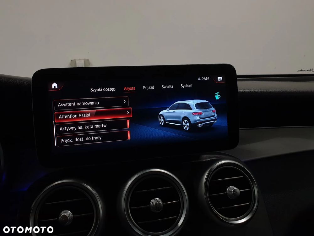 Mercedes-Benz GLC 300 d 4Matic 9G-TRONIC AMG Line Plus - 24
