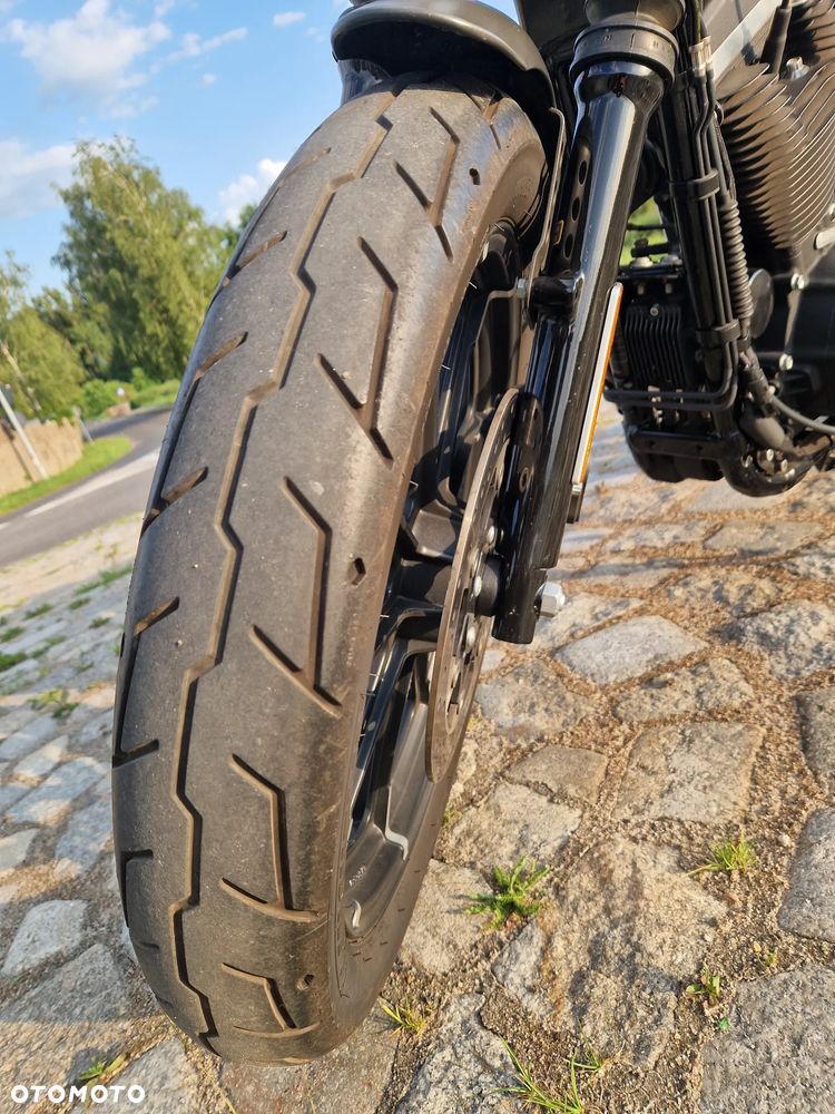 Harley-Davidson Sportster Iron 883 - 12