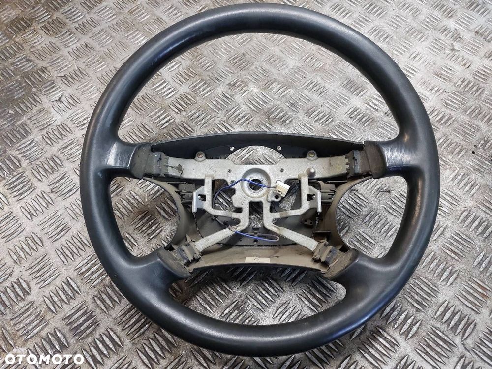 KIEROWNICA TOYOTA AVENSIS VERSO I - 1