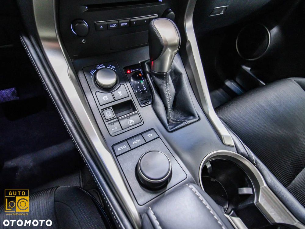 Lexus NX 300h Prestige AWD - 22