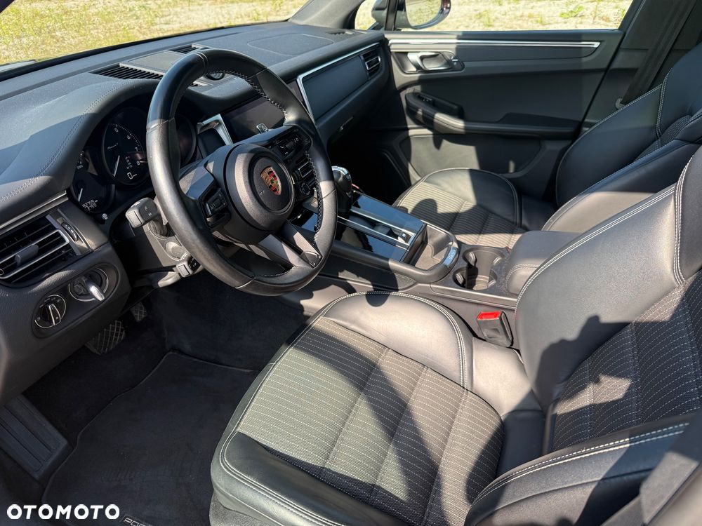 Porsche Macan T - 11