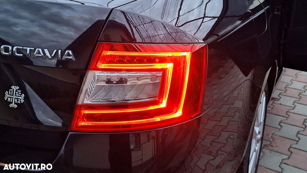 Skoda Octavia 2.0 TDI Green tec DSG Elegance - 11