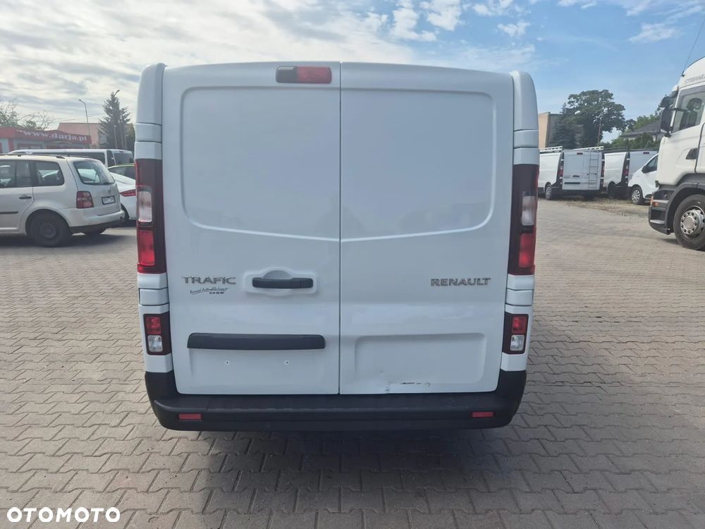 Renault TRAFIC - 2