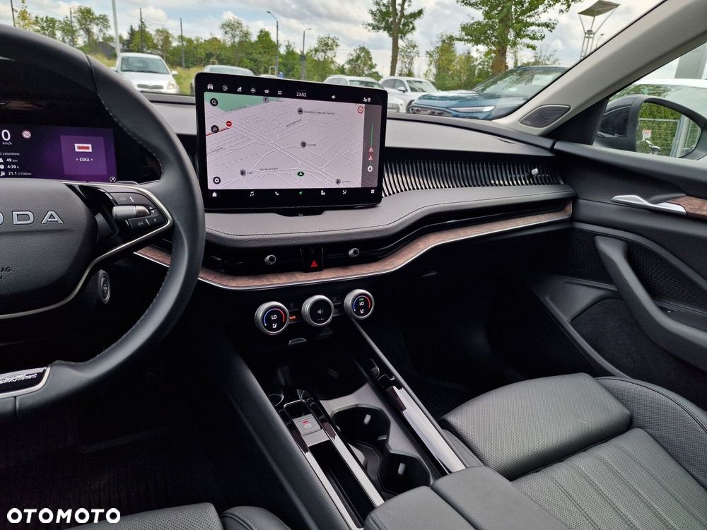 Skoda Superb 2.0 TSI L&K DSG - 25
