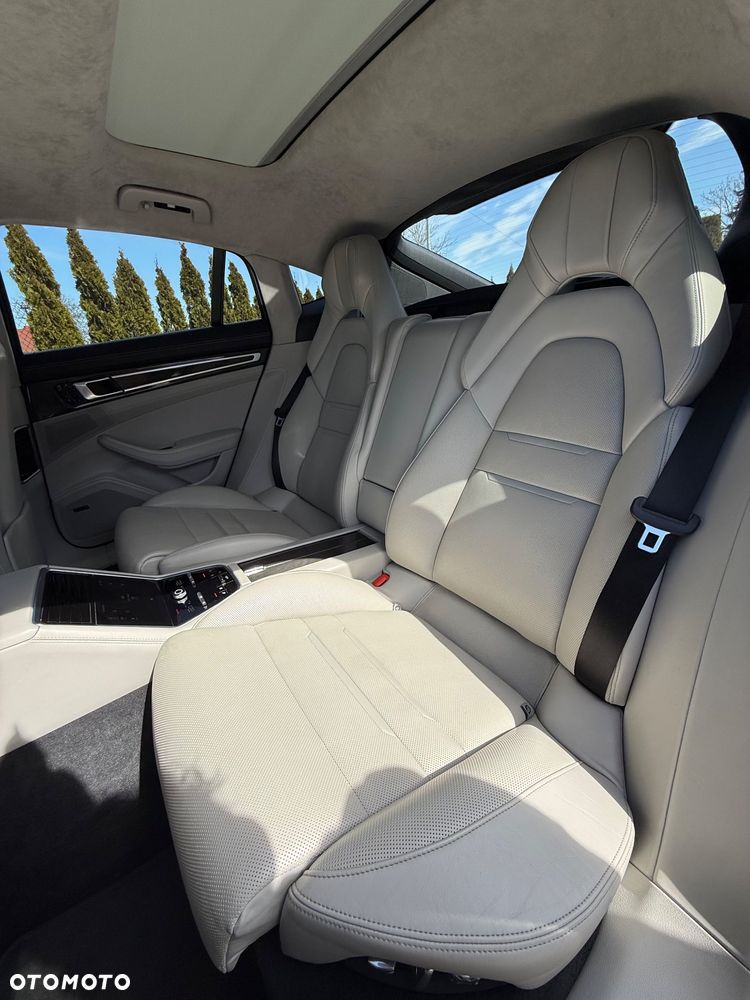 Porsche Panamera - 14