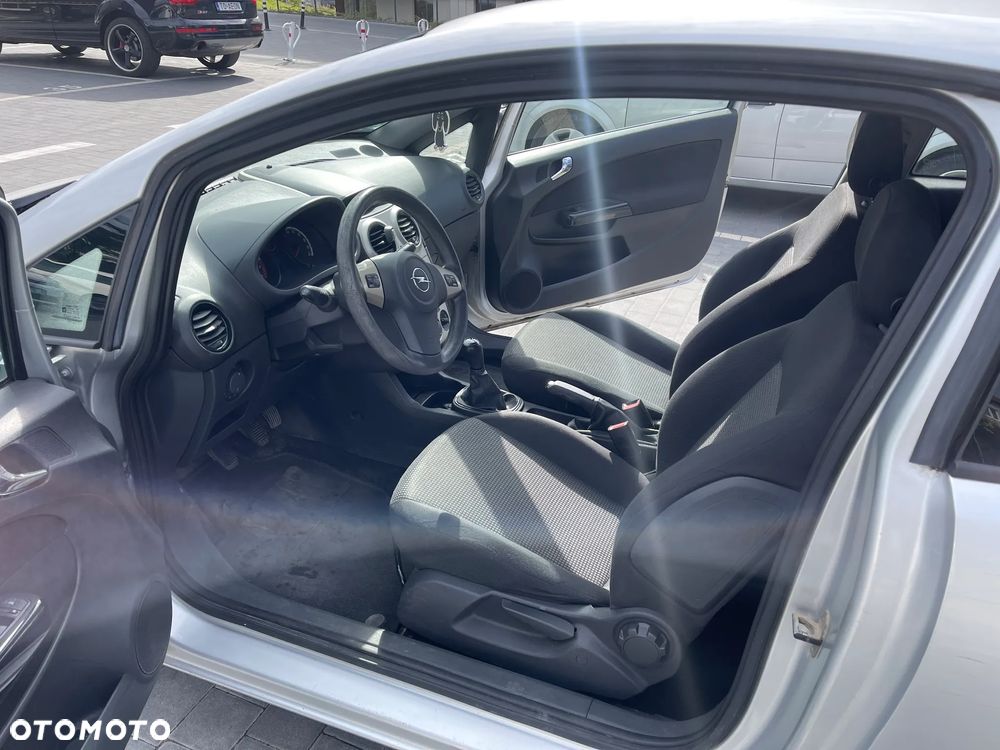 Opel Corsa - 8