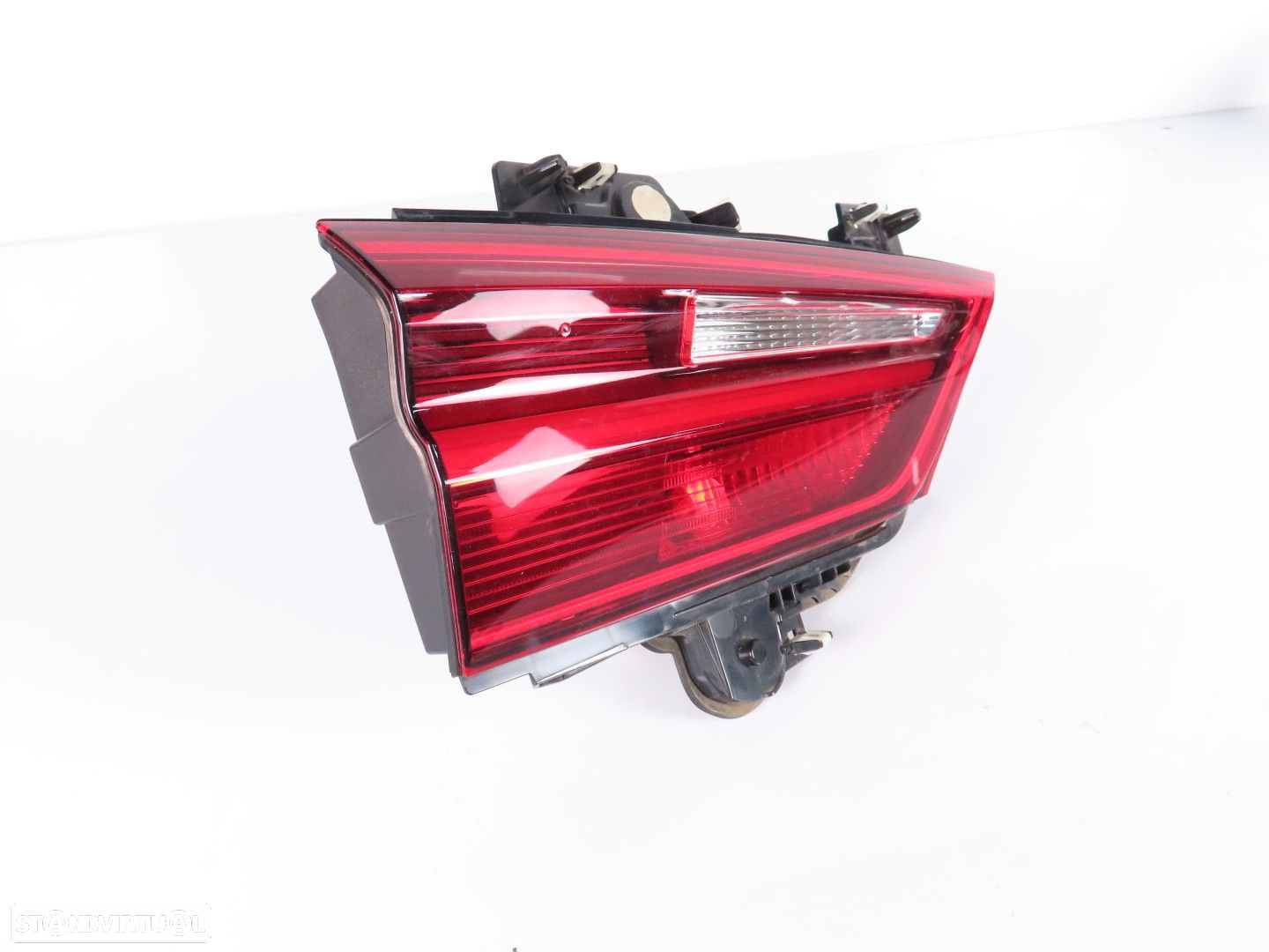 Farolim da mala Esquerdo Usado / Original BMW X2 (F39) 63217420747 - 2