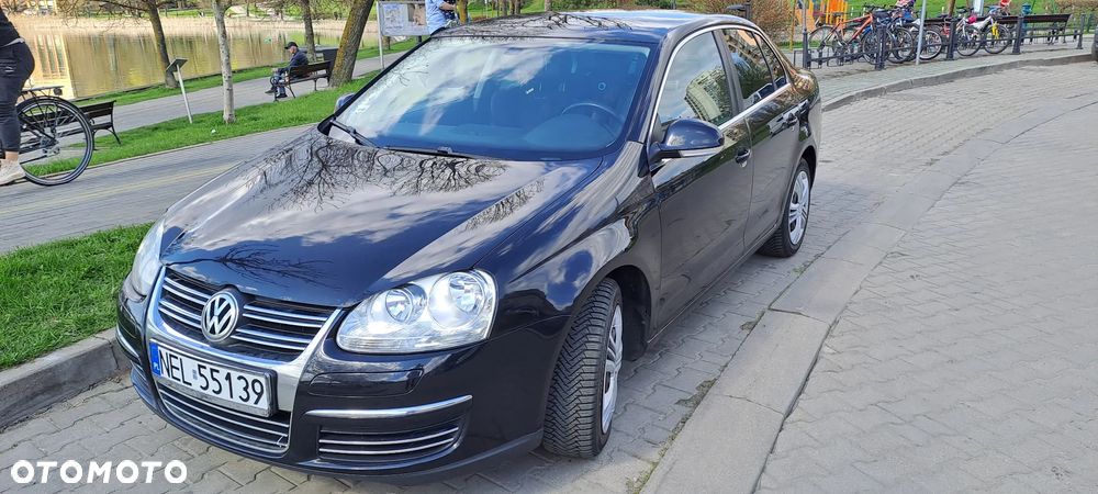 Volkswagen Jetta 1.9 TDI Comfortline - 1