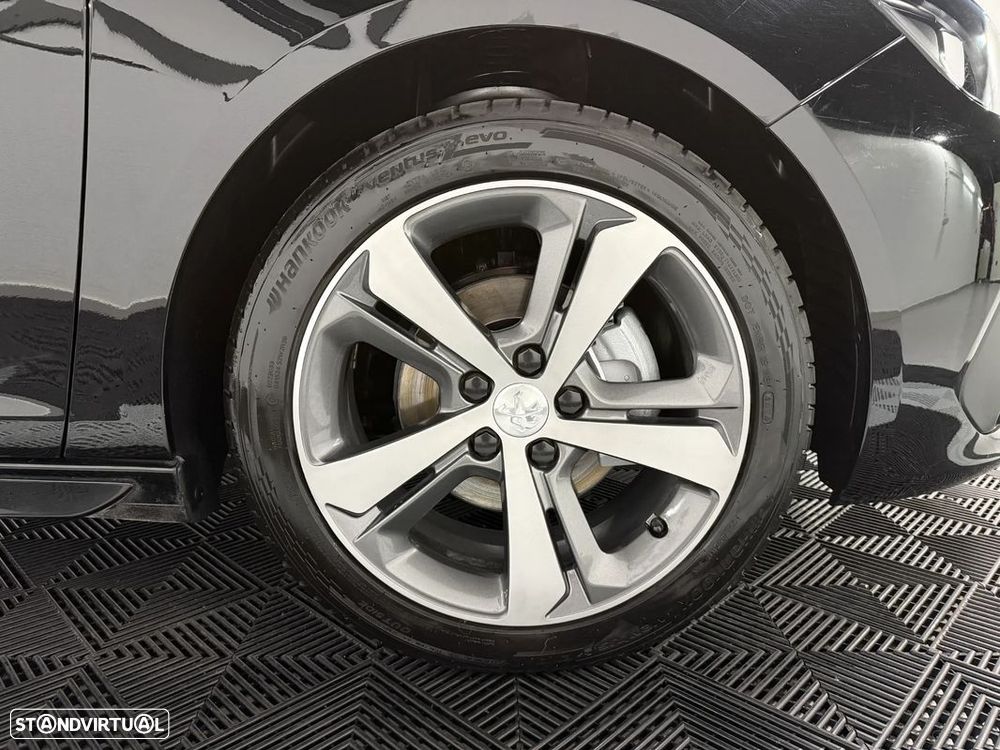 Peugeot 308 1.2 PureTech GT Line - 24