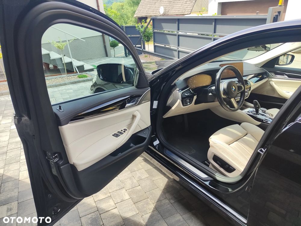 BMW Seria 5 518d mHEV Luxury Line - 11
