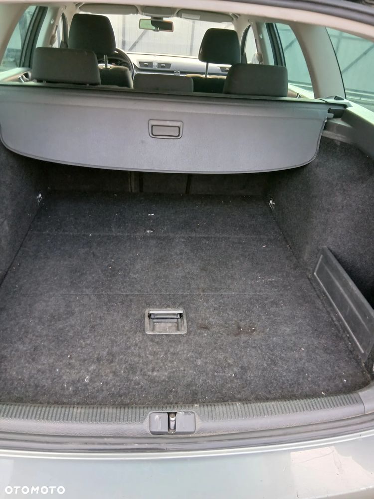 Volkswagen Passat 2.0 TDI DPF BlueMotion Technology Comfortline - 9