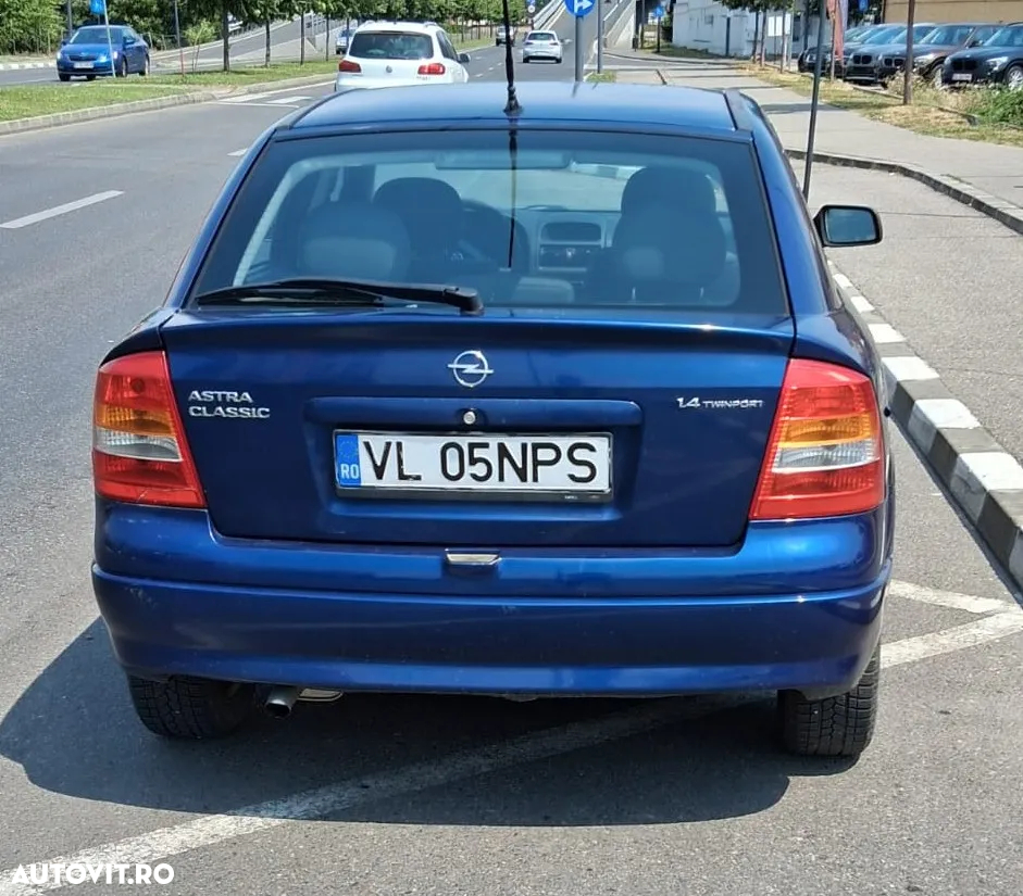 Opel Astra Classic 1.4i - 4
