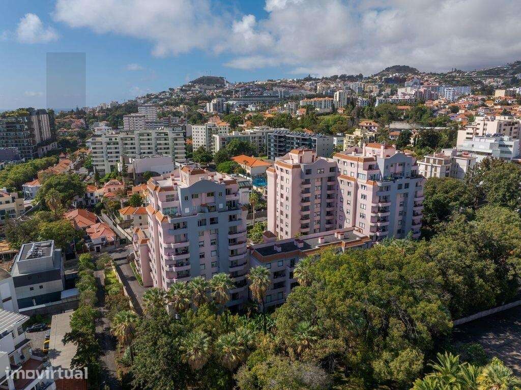 Apartamento T4 situado  Rua do Jasmineiro, com uma deslumbrante vista - Grande imagem: 4/39