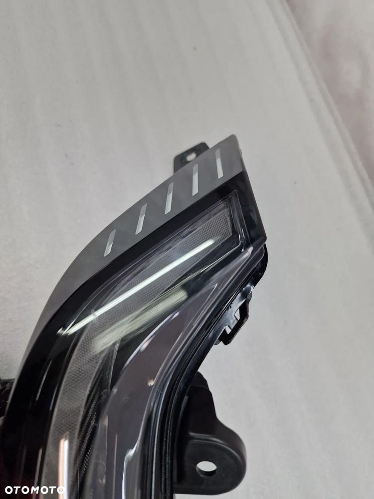 RENAULT MEGANE IV E-TECH ETECH PRAWA LAMPA LED / DRL PRZEDNIA PRZÓD , NR 266009083R , SPRAWNA , POSIADA PRZETWORNICE , NR AUKCJI H209 - 2