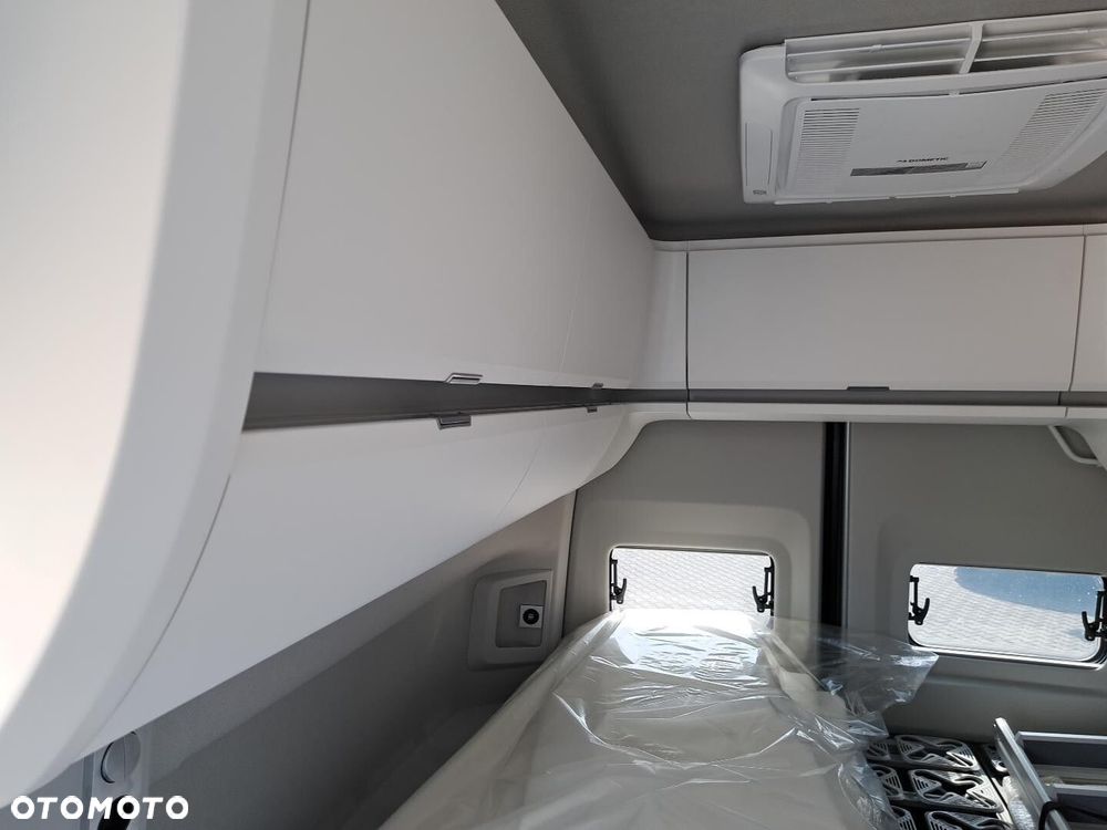 Volkswagen Grand California Grand California 600 DMC 3500kg silnik: 2,0 l TDI EURO VI-e SCR / 163KM/skrzynia biegów: Przedni napęd automatyczna 8-biegowa rozstaw osi: 3640 mm - 37