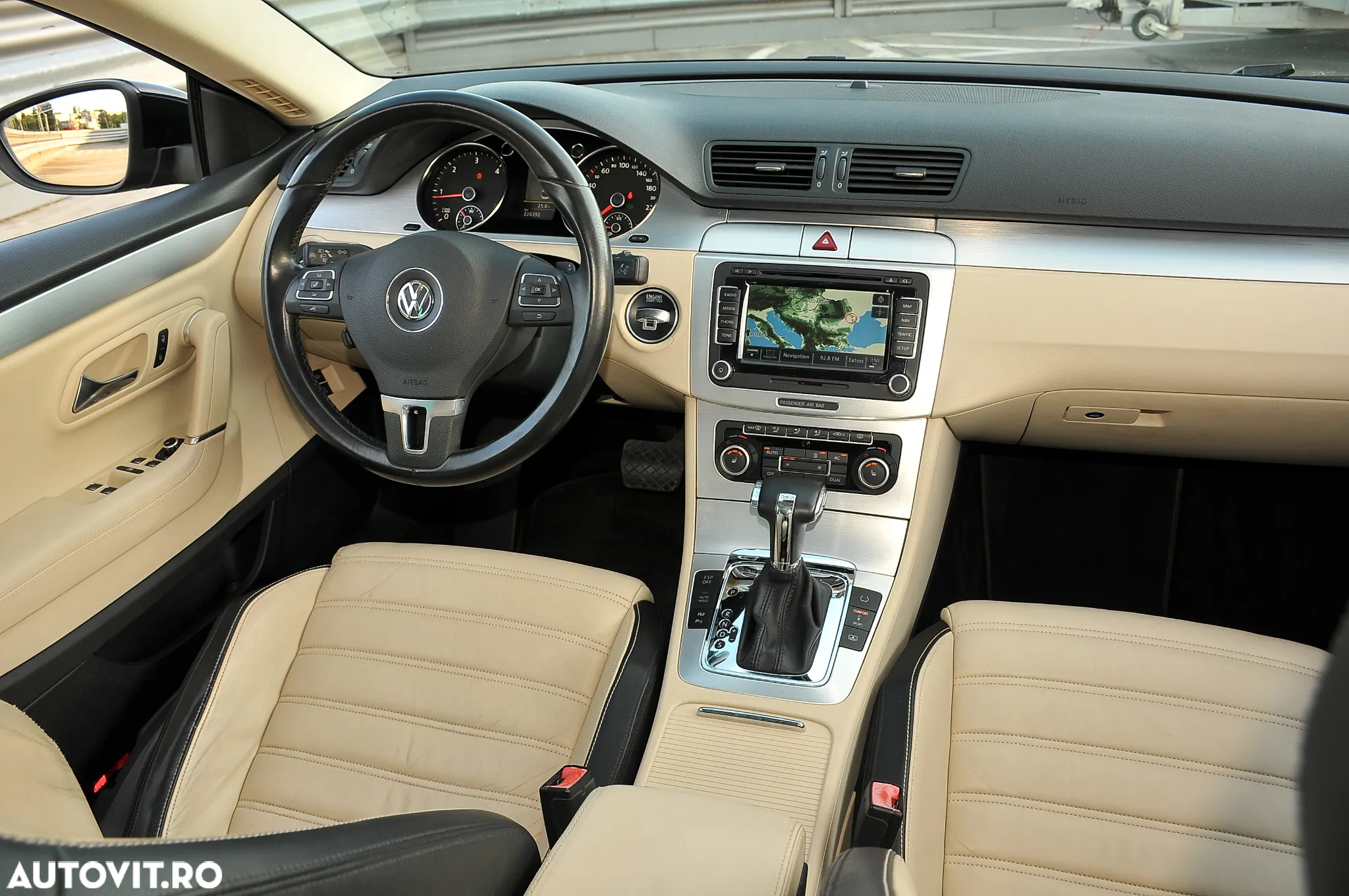 Volkswagen Passat CC 2.0 TDI BlueMotion Technology DSG Exclusive - 4