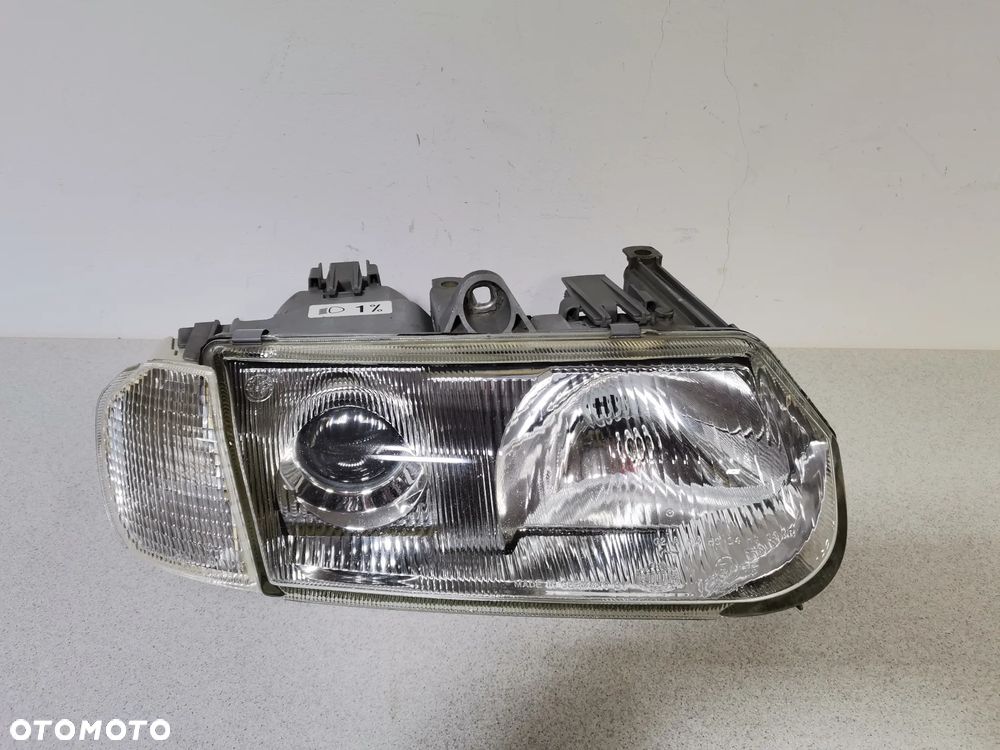 Lampa Reflektor Prawy  ALFA ROMEO 145 / 146 HELLA Oryginał 94-00 - 1