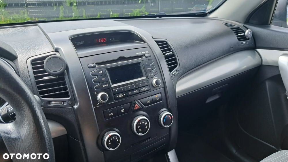 Kia Sorento 2.4 CVVT Attract - 10