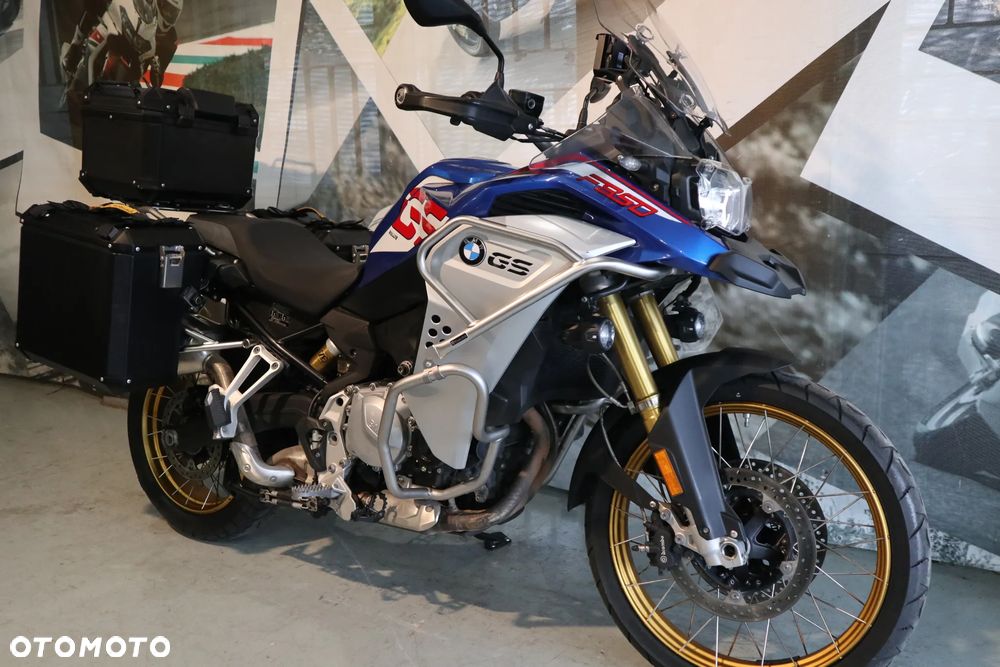 BMW F