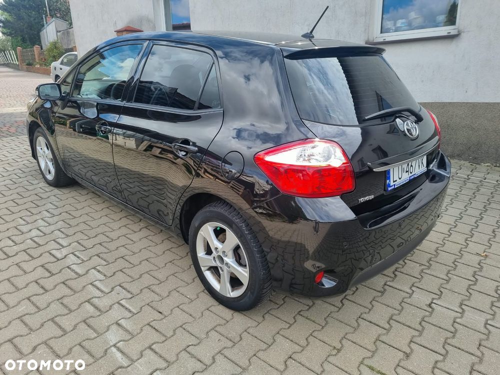 Toyota Auris 1.6 Premium + - 7