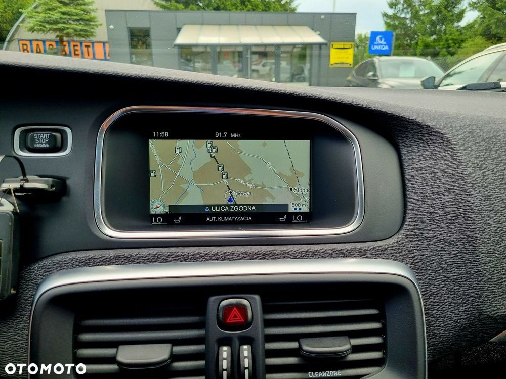 Volvo V40 D2 Momentum - 19