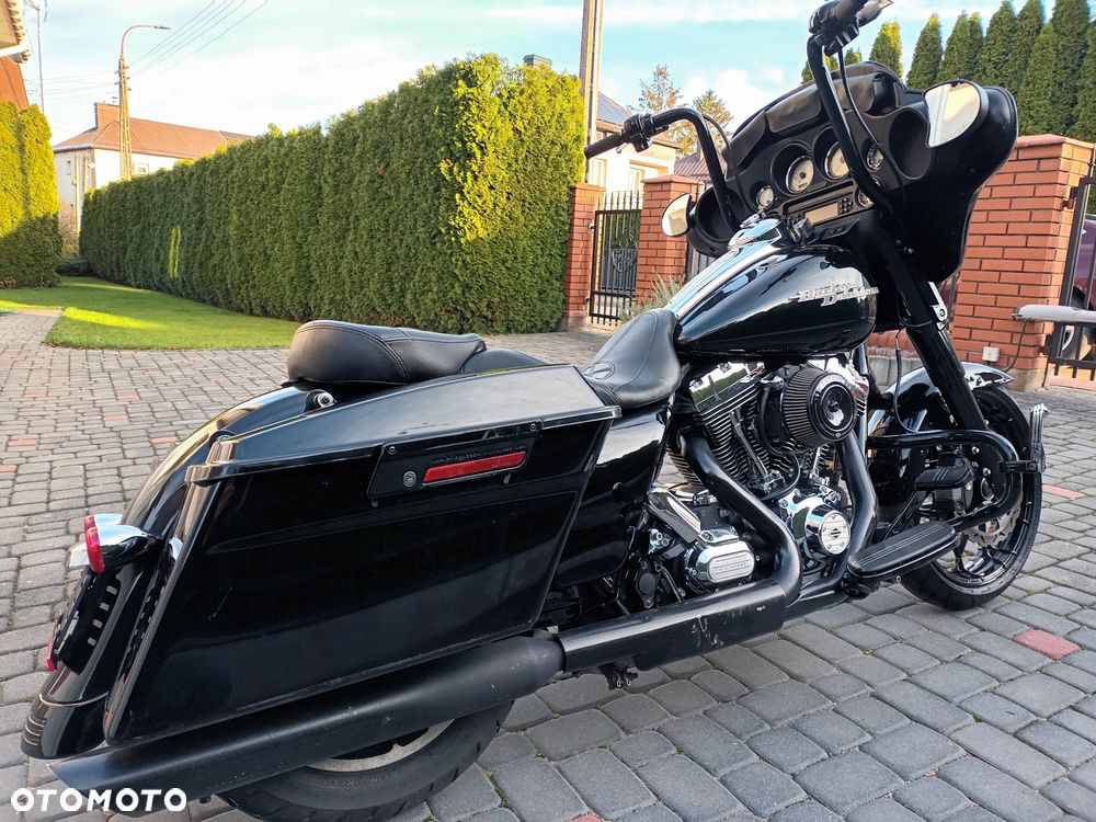 Harley-Davidson Touring Street Glide - 4