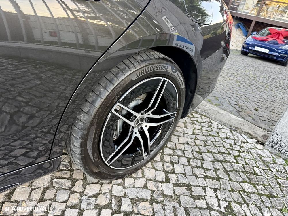 Mercedes-Benz E 300 Standard - 11