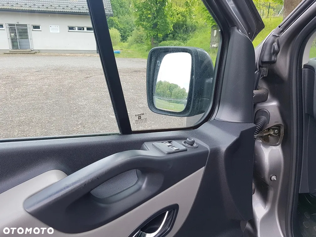 Renault TRAFIC - 10