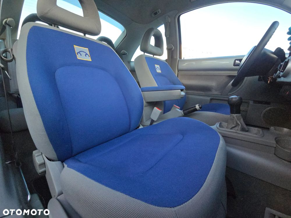 Volkswagen New Beetle - 26