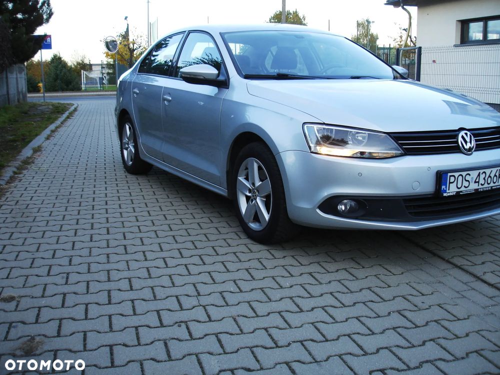 Volkswagen Jetta - 3