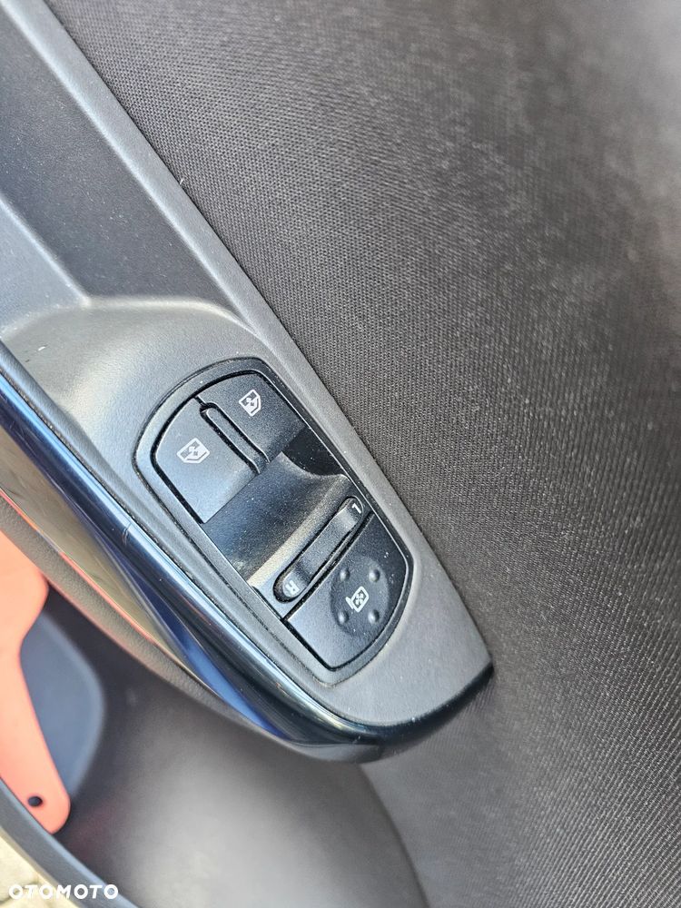 Opel Corsa 1.4 Cosmo - 11