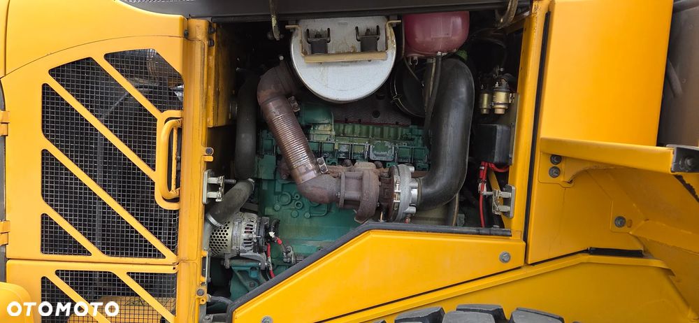 Volvo <<Volvo L90F, tylko 9400Mtg oryginał! Serwis Volvo Niemcy! Waga! sprowadzona>> - 29