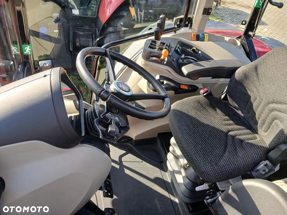 Massey Ferguson 5710M - 9