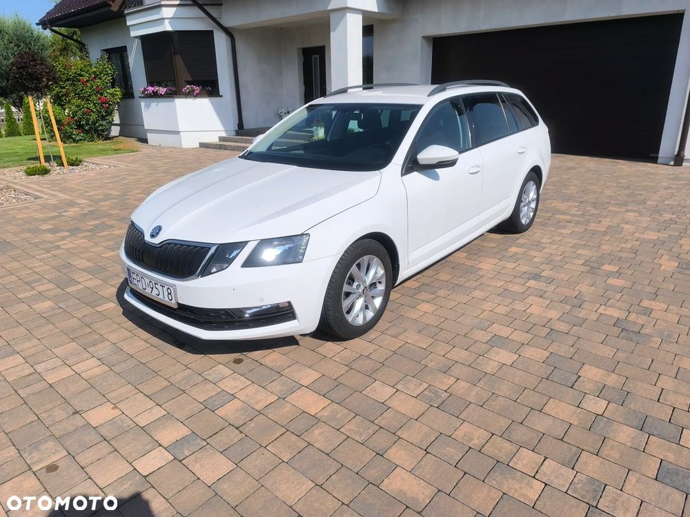 Skoda Octavia 2.0 TDI DSG Ambition - 1