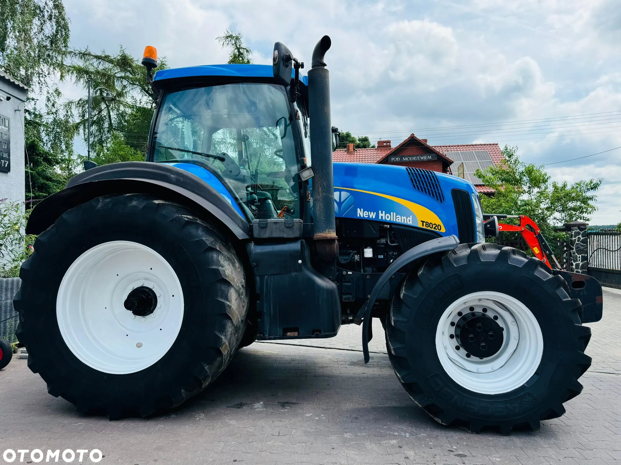 New Holland T8020 - 3