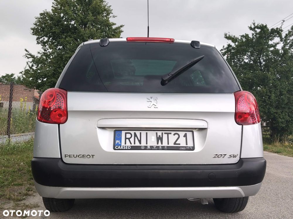 Peugeot 207 - 8