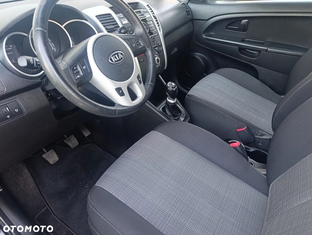 Kia Venga 1.4 L - 10