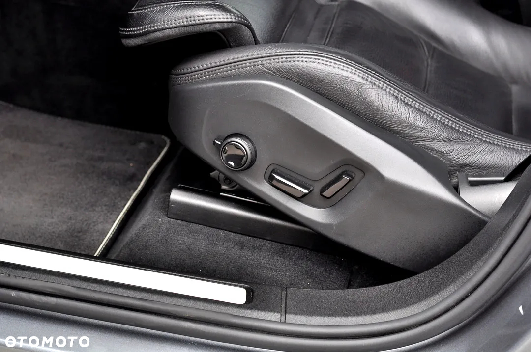 Volvo XC 60 T8 Twin Engine AWD Geartronic Polestar Engineered - 19
