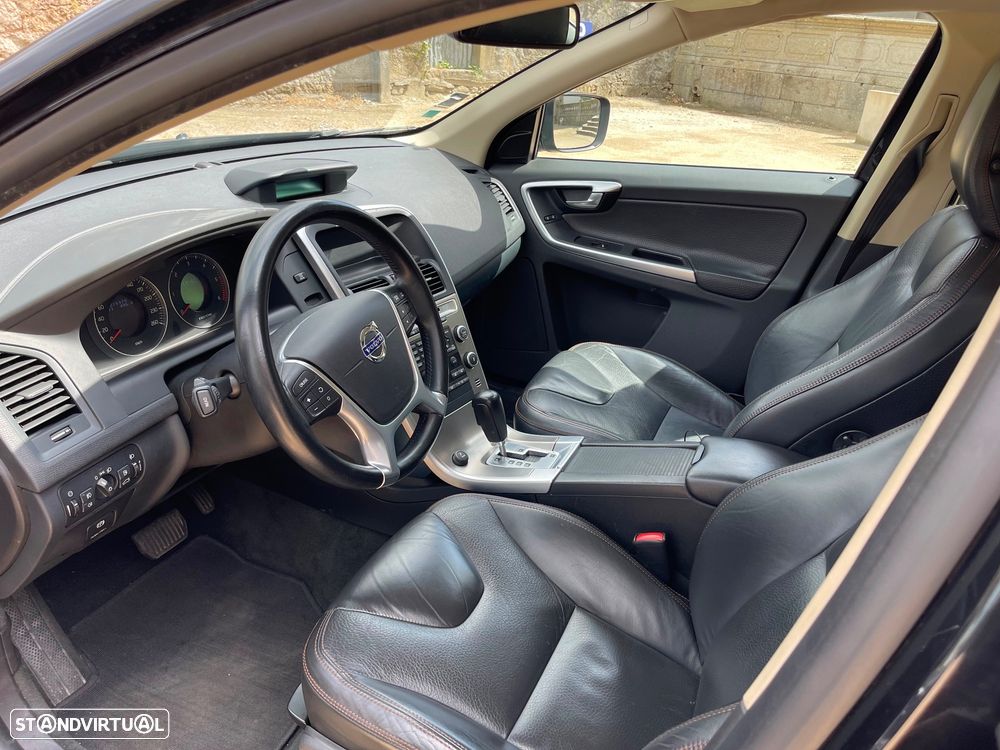 Volvo XC 60 2.4 D Geartronic - 11