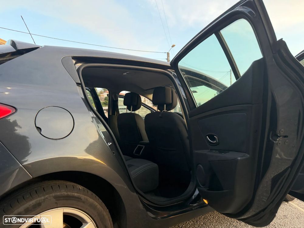 Renault Mégane 1.5 dCi Confort - 11