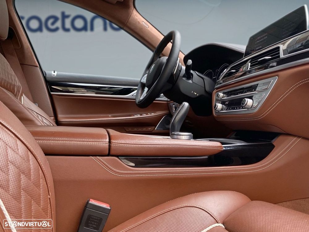 BMW 740 Le iPerformance Pack M - 18