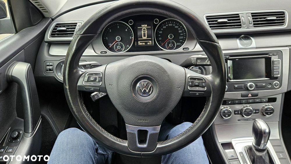Volkswagen Passat Variant 2.0 TDI DSG BlueMotion Technology Trendline - 18