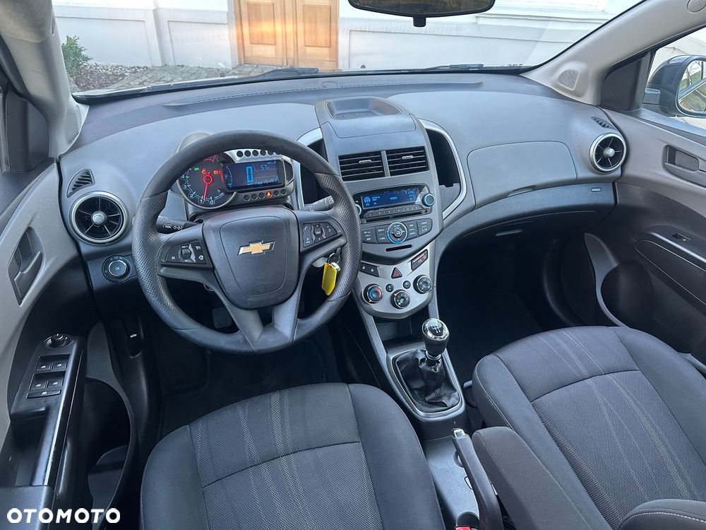 Chevrolet Aveo 1.4 16V Base - 29