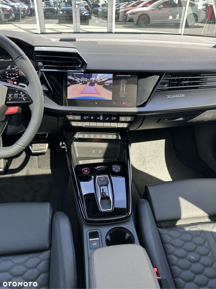Audi RS3 Limousine - 16