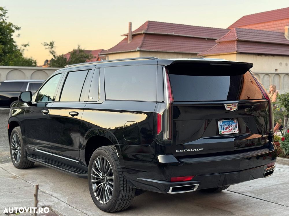 Cadillac Escalade - 4